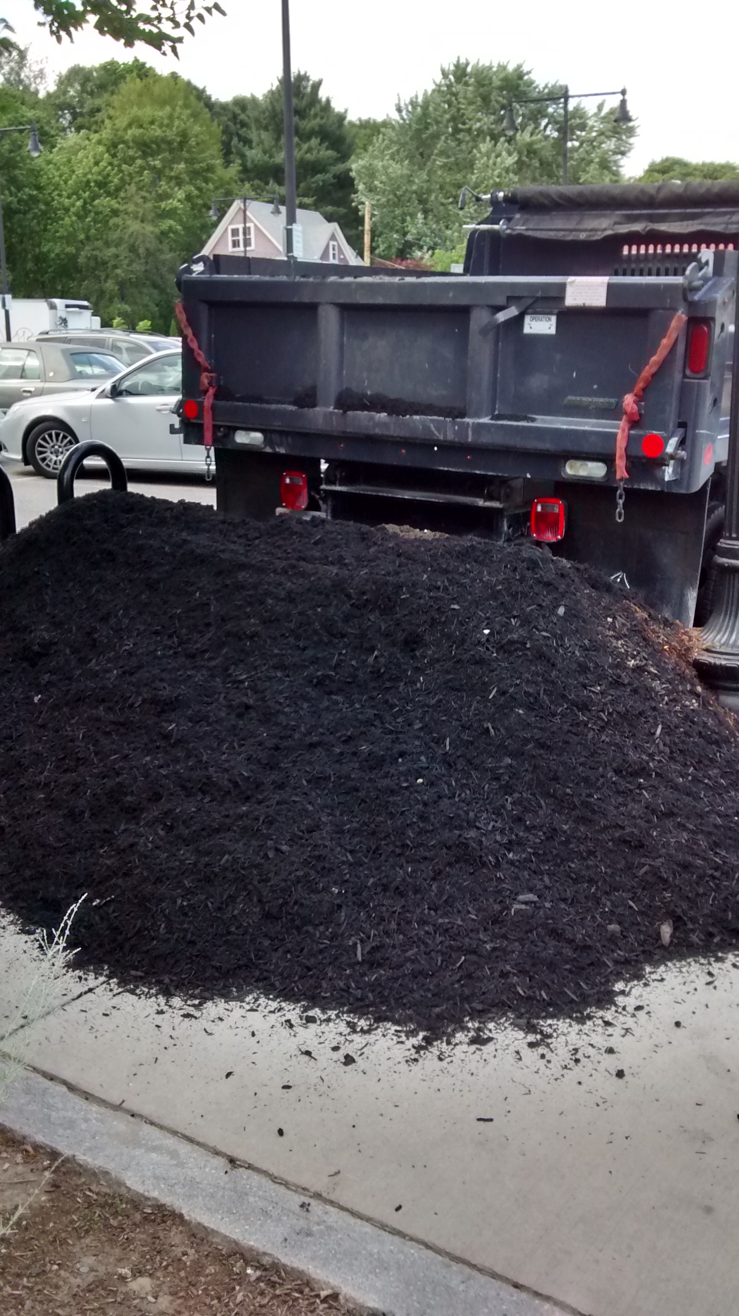 Taft Hill Terrace Mulch Delivery